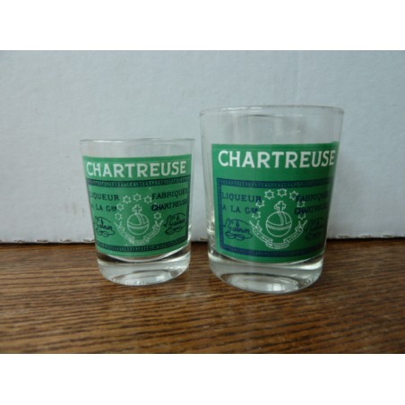 2 VERRES CHARTREUSE 2CL ET 4CL HT 4.50CM ET 5.40CM