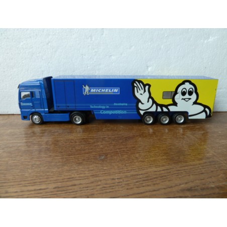 CAMION MICHELIN MAN  SEMI-REMORQUE LONGUEUR  TOTALE  26.50CM