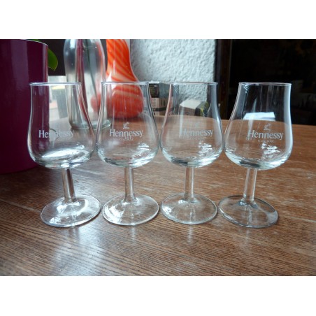 4 VERRES HENNESSY 6/8CL HT 11CM