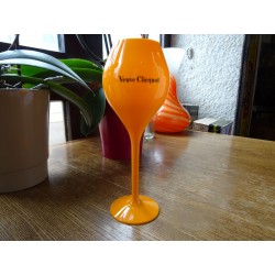 6 FLUTES  VEUVE CLIQUOT...