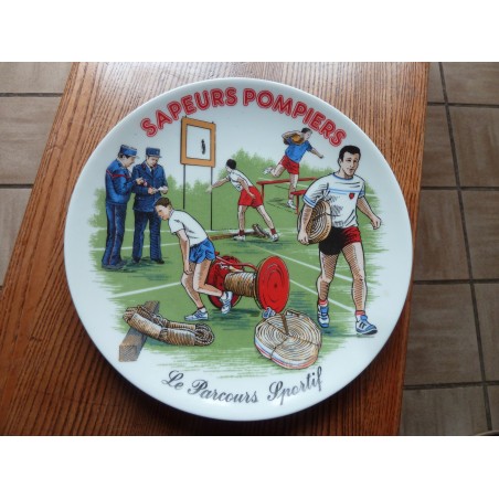 ASSIETTE  SAPEURS POMPIERS LE PARCOURS SPORTIF  DIAMETRE 24CM