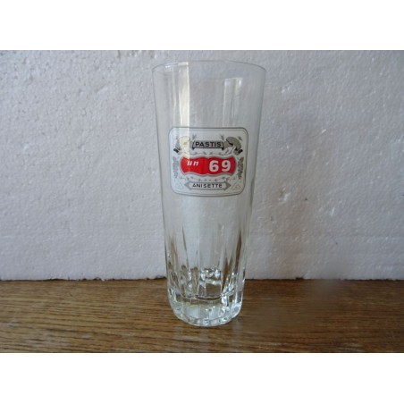 1 VERRE PASTIS   UN 69 ANISETTE  HT 15.40CM