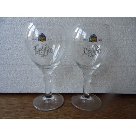 2 VERRES LEFFE 33CL  NOUVEAU MODELE  HT 19.50CM