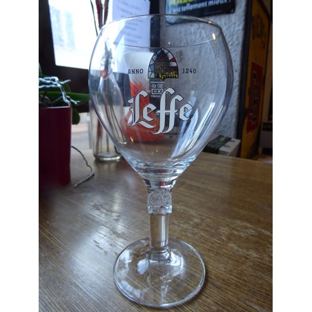 1 VERRE LEFFE 50CL  NOUVEAU MODELE  HT 22CM