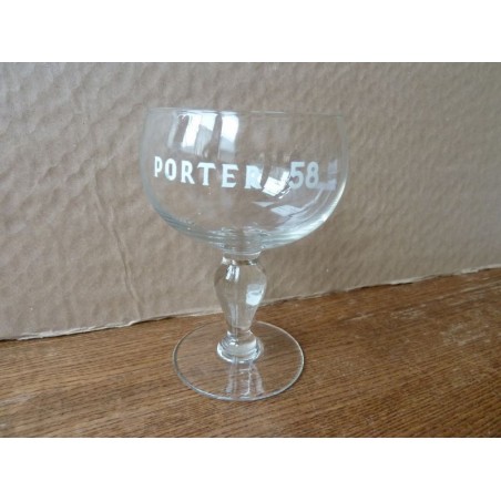 1 VERRE PORTER 58 25CL HT 14CM