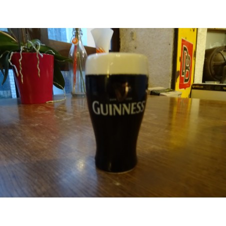 SEL+ POIVRE GUINNESS  HT 9.60CM EN CERAMIQUE