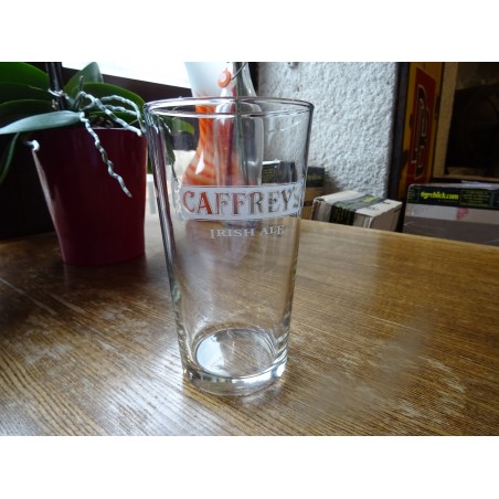 1 VERRE CAFFREY'S 50CL HT 15.50CM    IRELANDE