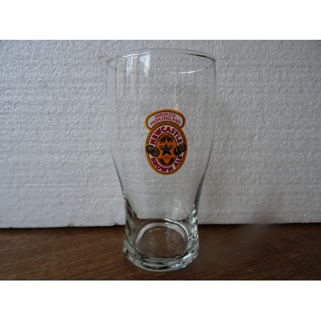 1 VERRE NEWCASTLE-BROWN ALE 50CL HT 15.70CM