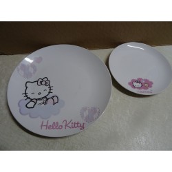 HELLO KITTY  2 ASSIETTES...