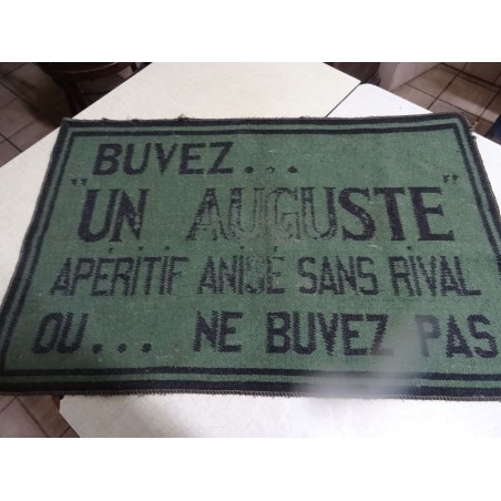 TAPIS DE CARTES   BUVEZ UN AUGUSTE  68CM X44CM