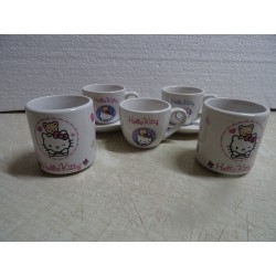 HELLO KITTY  LE LOT 7 PIECES