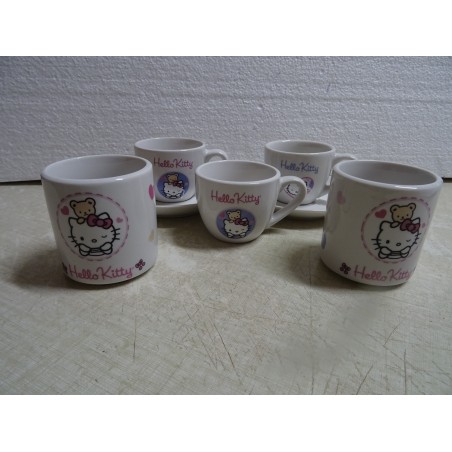 HELLO KITTY  LE LOT 7 PIECES